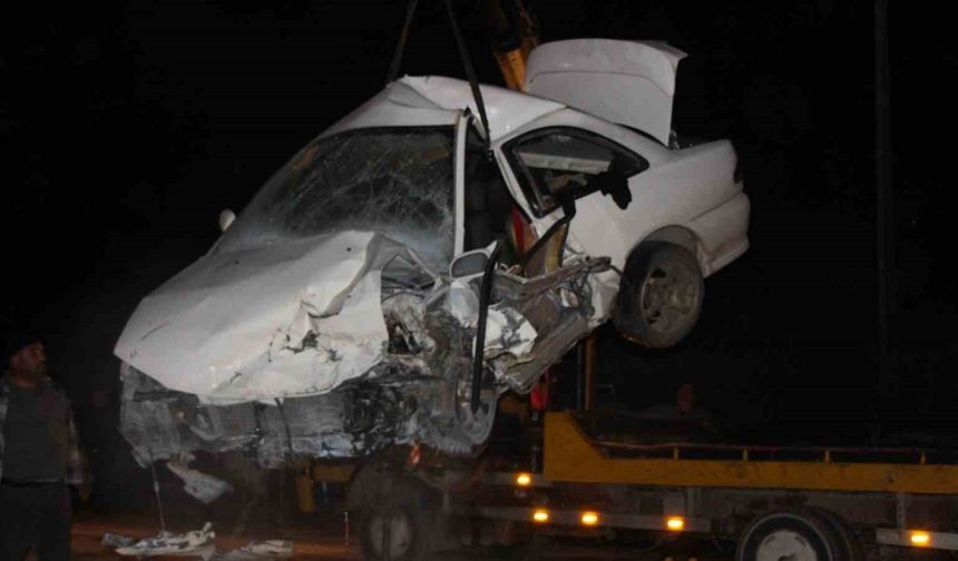 Amasya’da iki otomobilin çarpıştığı feci kazada kamerada