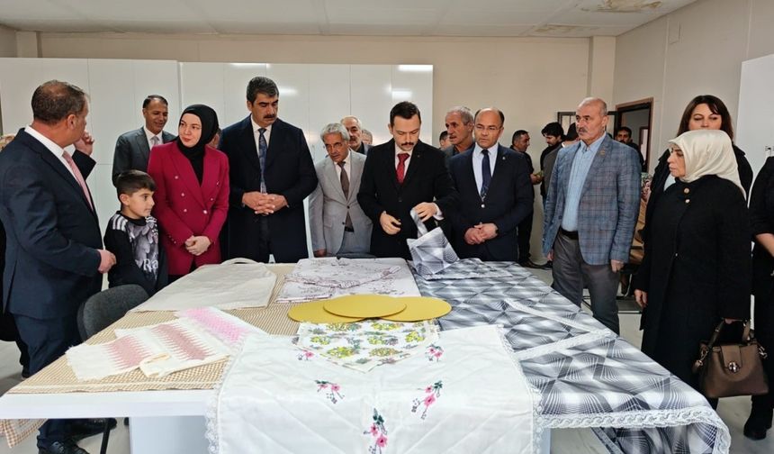 Aşkale’de kadın istihdamı gelişim projesi kapsamında üç yeni atölye kuruldu