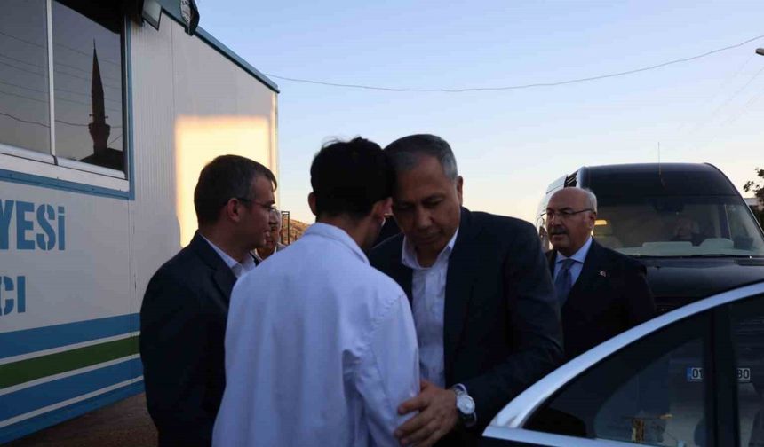 Bakan Yerlikaya, Kozan’da taziye ziyaretinde bulundu