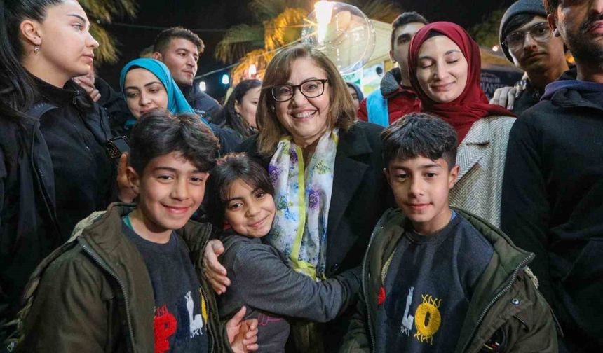 Başkan Şahin, şehir yaşamına katkı sunan büyükşehir belediye başkanları arasında birinci oldu