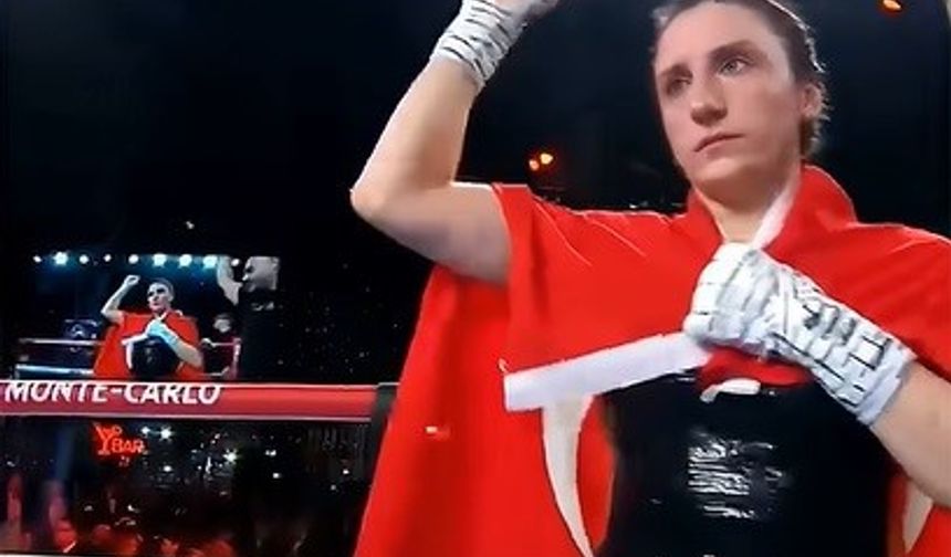 Bayburtlu Elif Nur Turhan dünya şampiyonu oldu