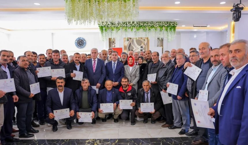 Bayburt’ta Muhtarlar Akademisi eğitimleri tamamlandı