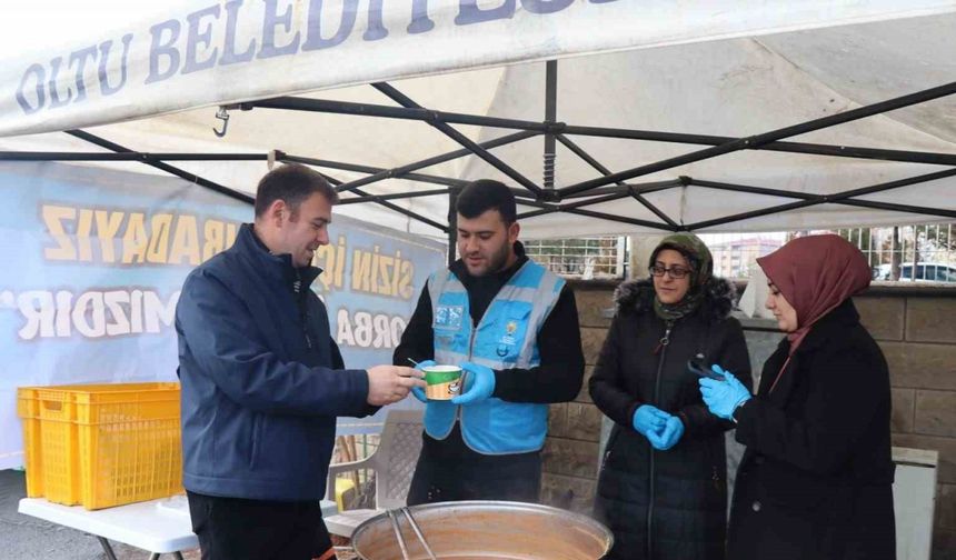 Belediyeden pazarcılara çorba ikramı