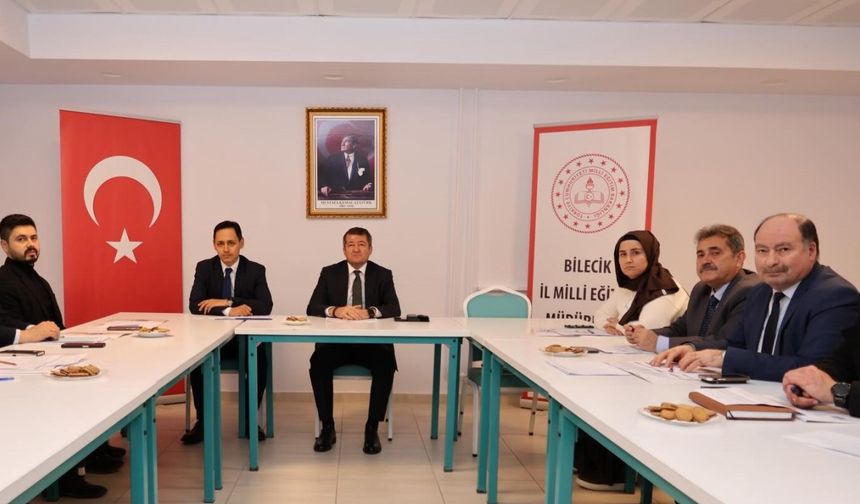 Bilecik’te ortaokul müdürleriyle eğitim değerlendirme toplantısı