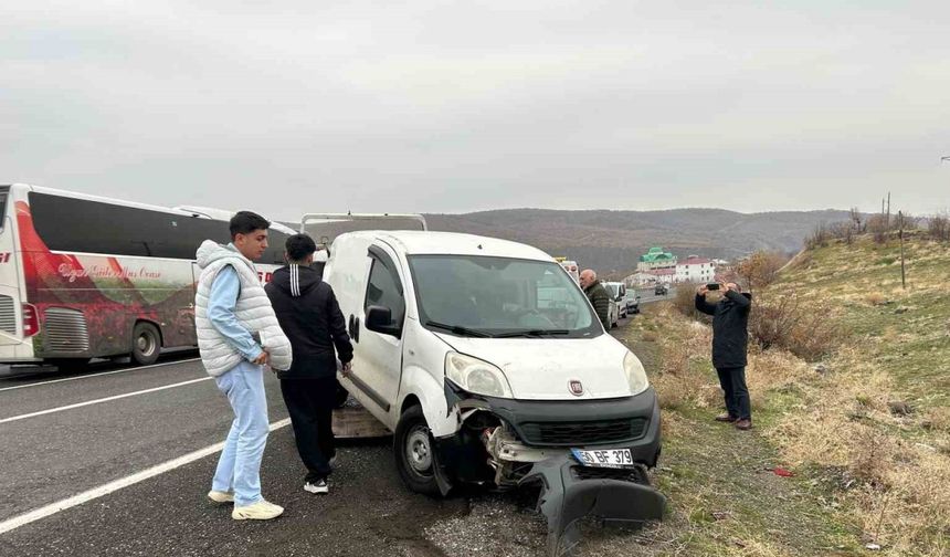 Bingöl trafik kazası: 2 yaralı