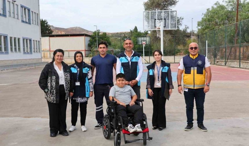 Bodrum Belediyesi’nden akülü sandalye, bakım ve onarım desteği