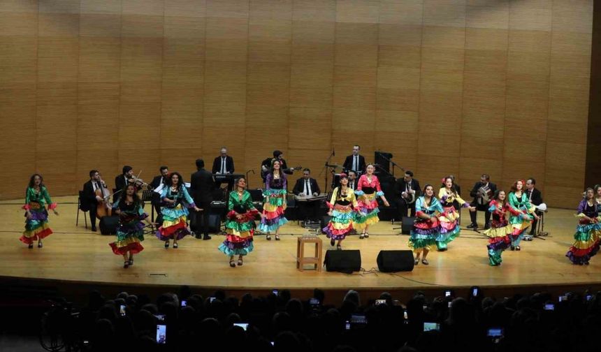 Bursa’da "Balkan ve Roman Gecesi" coşkusu