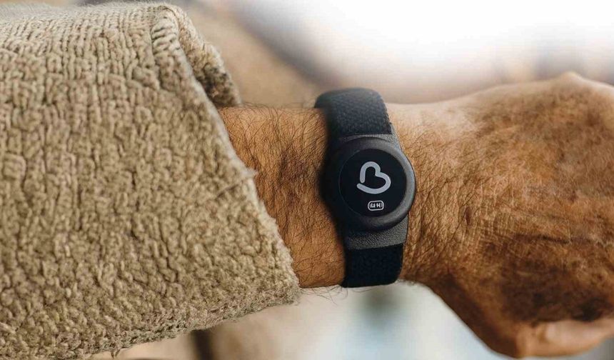 Büyükşehirden Alzheimer, Demans ve Otizm hastalarına "Akıllı Takip Cihazı Desteği"