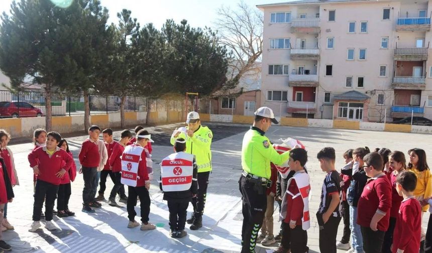 Çayırlı’da öğrencilere trafik güvenliği eğitimi