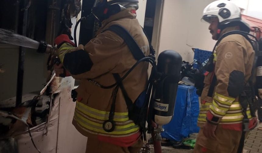 Defne’de konteyner yangını