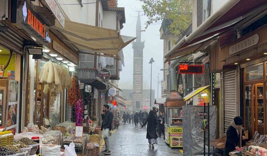 Diyarbakır’ın tarihi mekanlarını sis kapladı, ortaya kartpostallık görüntüler çıktı