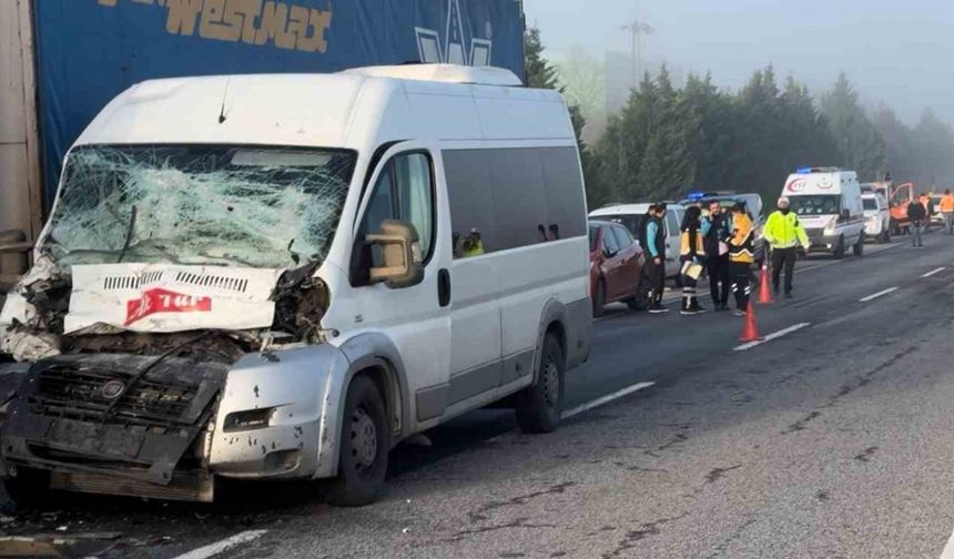 Edirne’de 10 araçlı zincirleme kaza: 5 yaralı