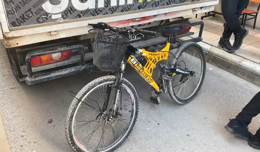 Elazığ’da pikaba çarpan bisikletli yaralandı