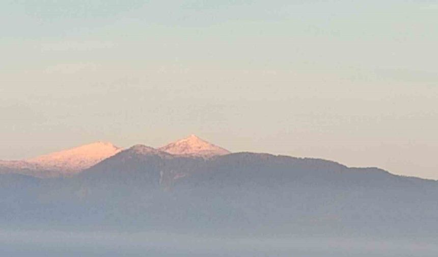 Emet Eğrigöz dağı beyaza büründü