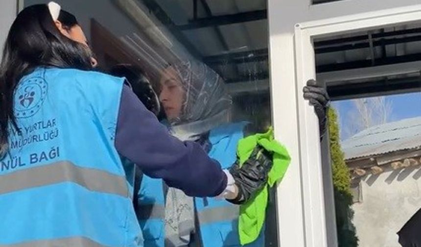 Erzincan’da yurt öğrencilerinden manevi dokunuş