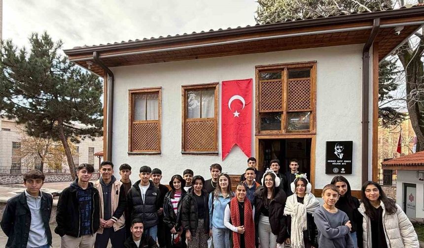 Hakkarili öğrenciler Ankara gezisinden döndü