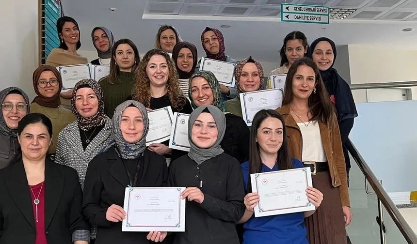 Hastane personeline "Anne Sütü ve Emzirme Eğitimi"