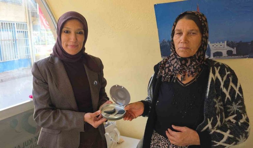 İşitme cihazı arızalandığı için zor günler yaşayan çocuğun imdadına yetiştiler
