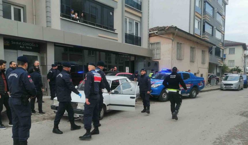 Jandarma personelini yaralayan sürücü, kovalamaca sonrası yakalandı