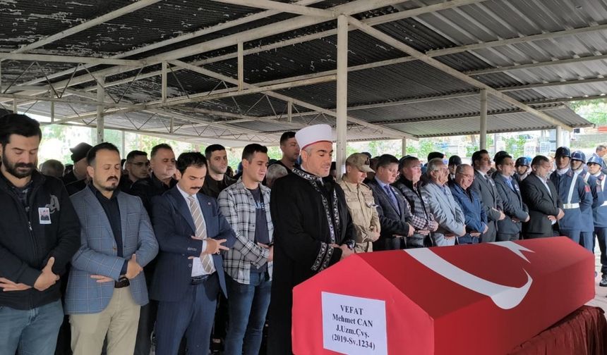 Kansere karşı mücadelesini kaybeden uzman çavuş son yolculuğuna uğurlandı