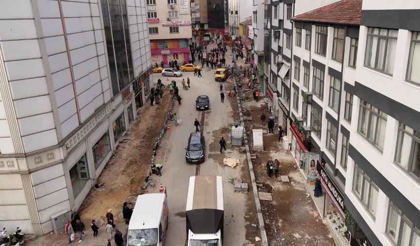 Karabük’ün en işlek caddelerinde yenileme çalışmaları sürüyor