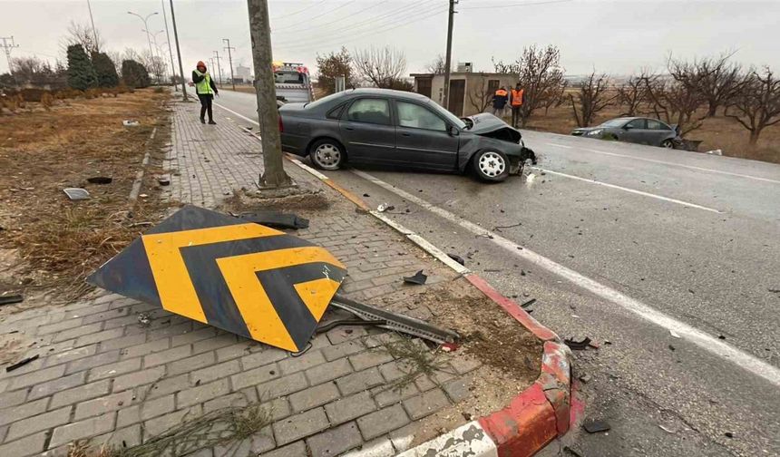 Karaman’da otomobiller çarpıştı: 2 yaralı