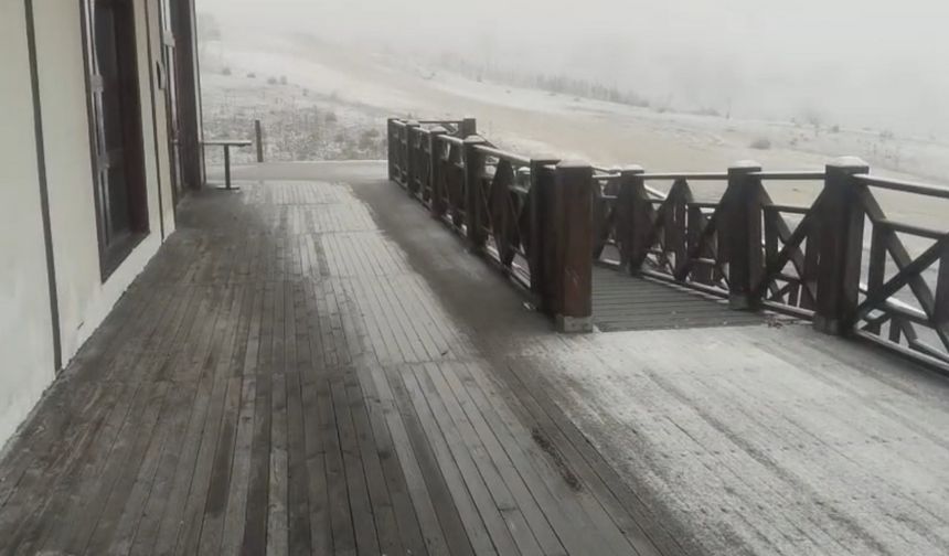 Keltepe Kayak Merkezine mevsimin ilk karı düştü