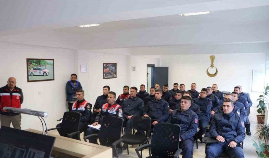 Kütahya Jandarma Komutanlığı personeline belgesiz hayvan hareketleri eğitimi