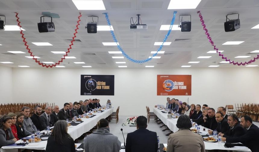 Kütahya’da Gençlik ve Spor müdürleri bir araya geldi