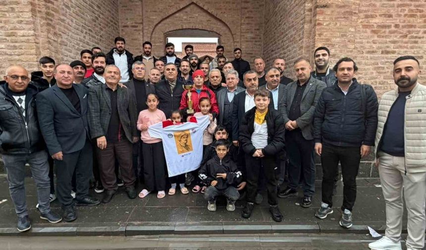 "Melaye Ciziri" anısına 51 kilometre koştu