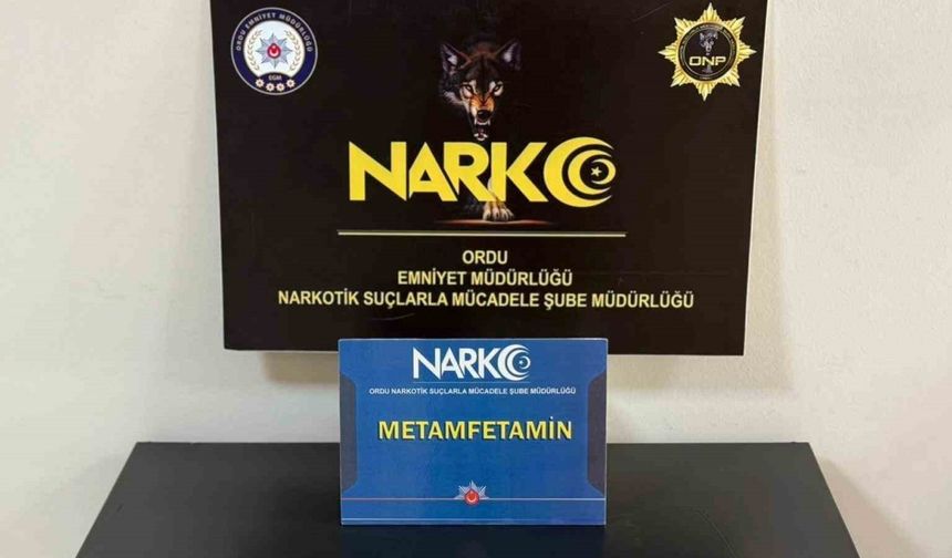 Midesinden 407 gram uyuşturucu çıktı: 2 tutuklama