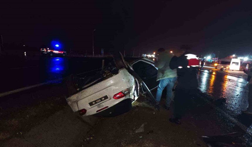 Niğde - Kayseri yolunda feci kaza: 2 ölü, 1 yaralı