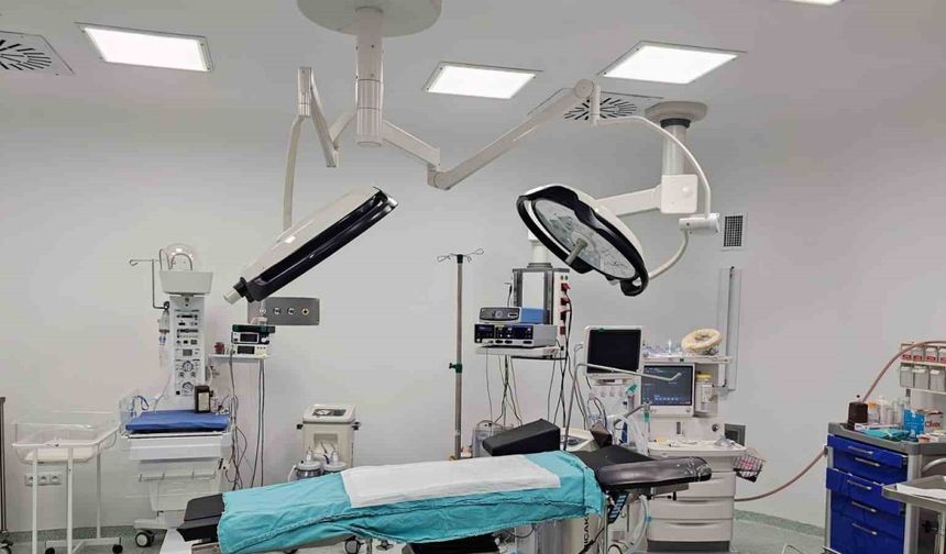 Niğde Ömer Halisdemir Hastanesi’nde ameliyathaneler yeni alanda hizmete başladı