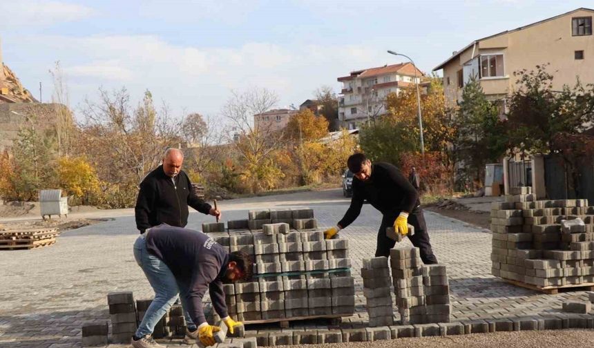 Oltu’da 115 bin metrekare parke taş döşendi