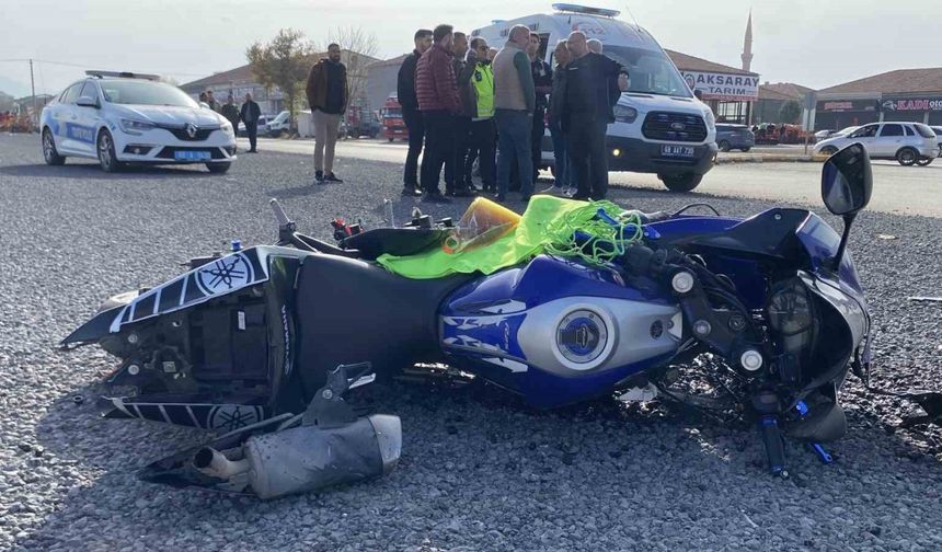 Otomobille çarpışan motosikletli yaralandı