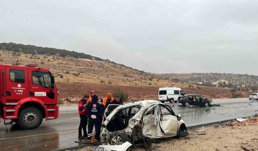 Otomobillerin hurdaya döndüğü kazada doktor öldü, 2 kişi de ağır yaralandı