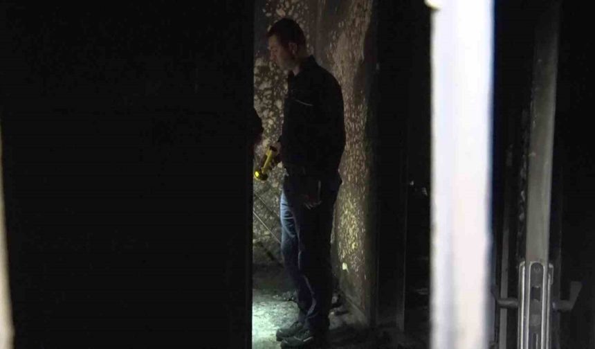 Pendik’te 3 çocuğa mezar olan ev sabahın ilk ışıklarıyla görüntülendi