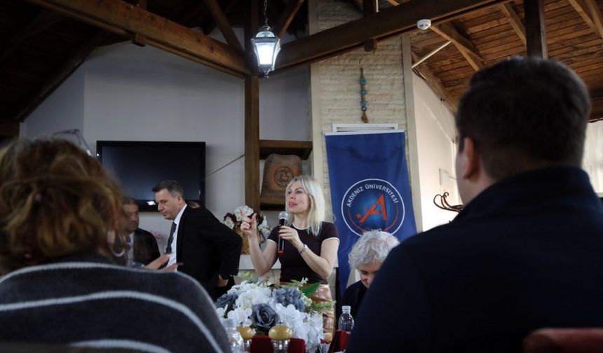 Rektör Prof. Dr. Özkan: "Öğrencilerimizi sadece üniversitenin bir parçası olarak değil, bu kurumun nefesi, enerjisi ve geleceği olarak görüyorum"