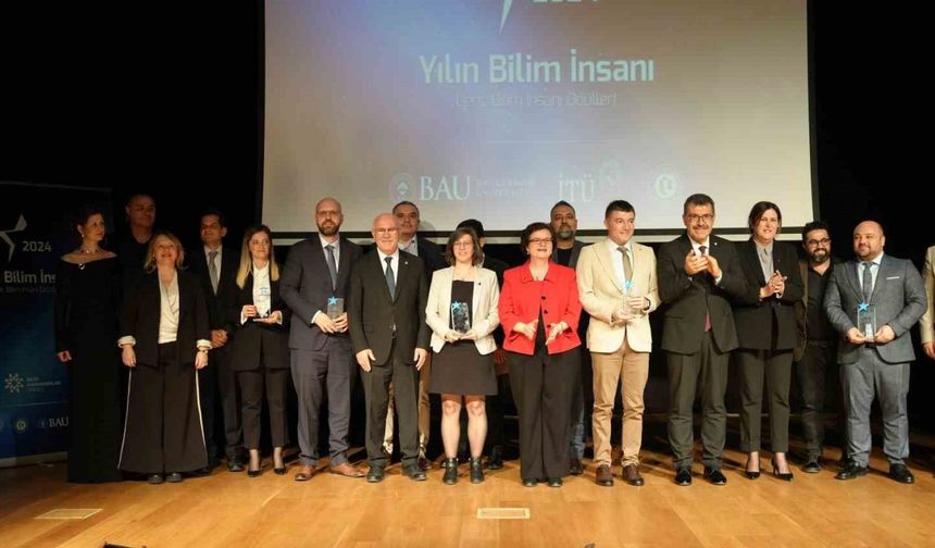 Rektör Savaş, 2024 Genç Bilim İnsanı Ödülleri programına katıldı
