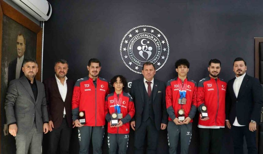 Şampiyon cimnastikçilerden Kabakcı’ya ziyaret