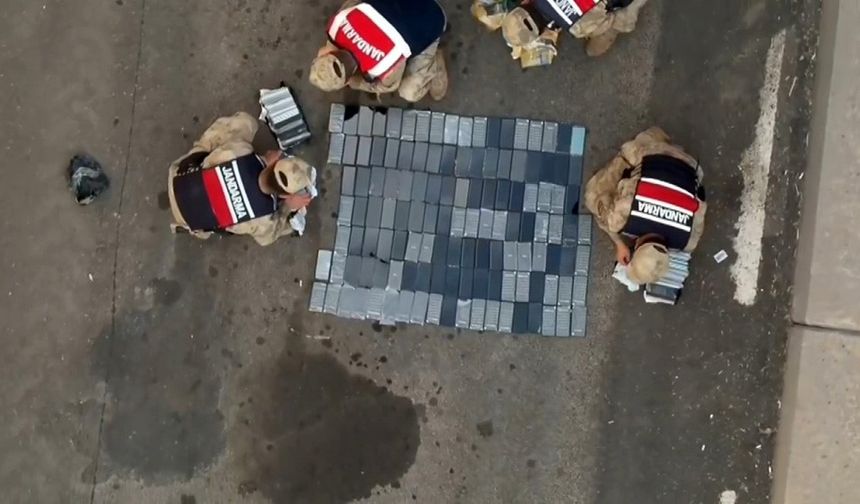 Şanlıurfa’da jandarmadan kaçakçılık operasyonu: 249 cep telefonu ele geçirildi