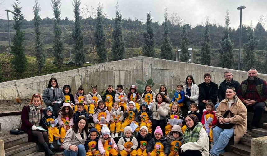 Süs ve Tıbbi Bitkiler Botanik Bahçesi minik ziyaretçilerini ağırladı