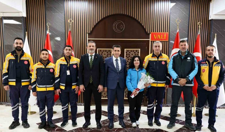 Vali Aygöl telsizden sağlık personellerine seslendi: "Sizlerle gurur duyuyoruz"