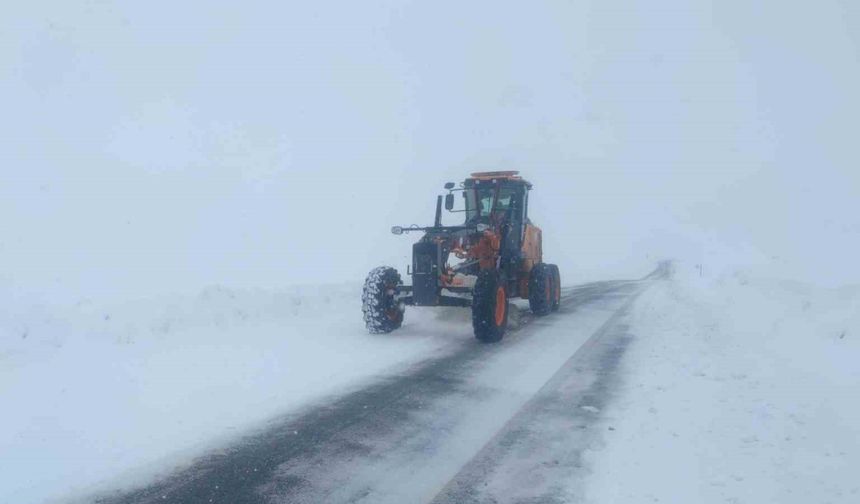 Van’da 28 yerleşim yerinin yolu ulaşıma kapandı