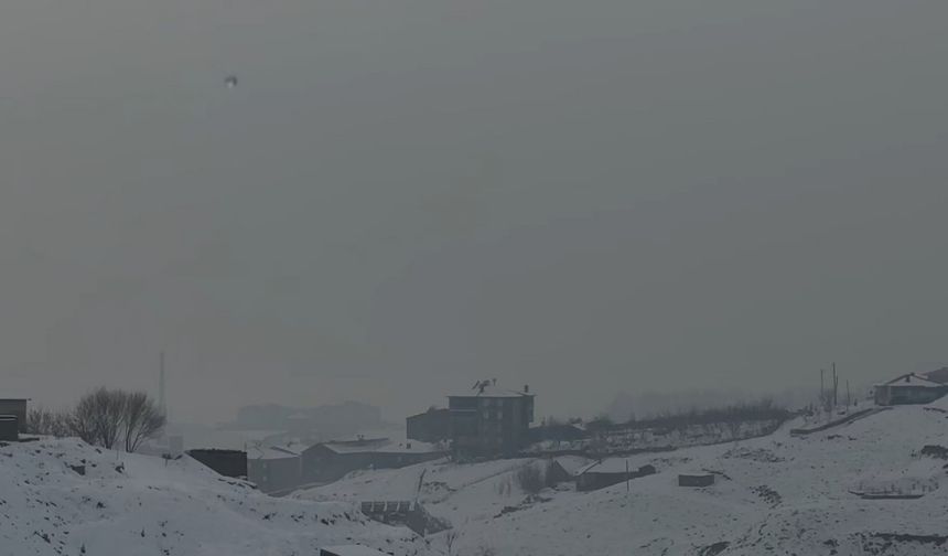 Yüksekova’da yoğun sis uçak seferlerini durdurdu