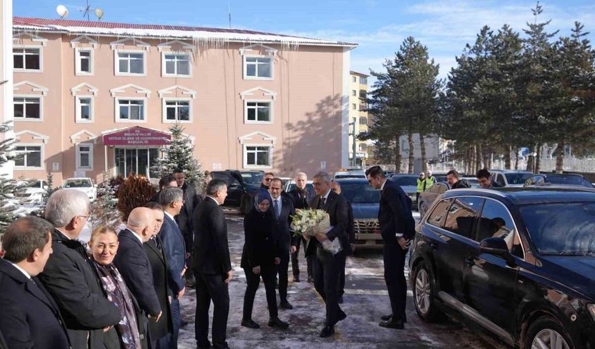 Bakan Memişoğlu: 'Sağlık hizmetlerinin daha iyi olması için neler yapacağımızı yerinde değerlendirmek için buradayız'