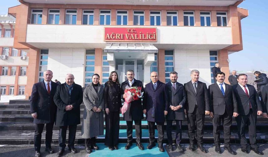 Bakan Tekin: 'İlk defa ortaöğretim kurumlarına kayıt yaptıran öğrencilerimizde mesleki ve teknik eğitimin oranı yüzde 43'e çıktı'