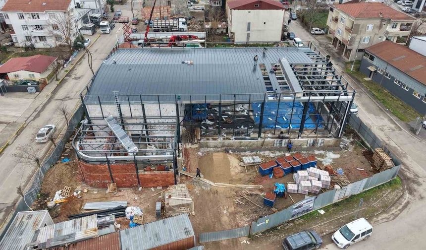 Başiskele Vezirçiftliği Kapalı Spor Salonu inşaatı sürüyor