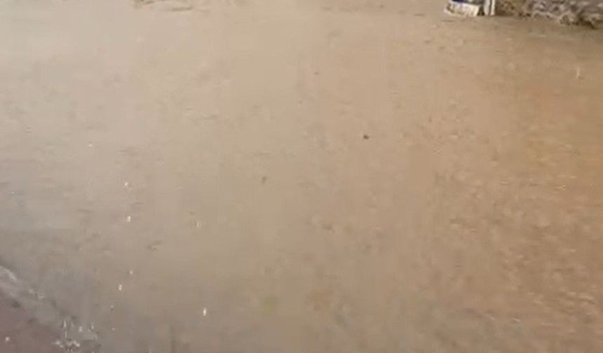 Bozcaada'da sokaklar göle döndü