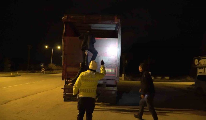 Burdur'da şap karantinasındaki küpesiz hayvan taşıyan besiciye 400 bin lira ceza